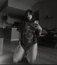 Load image into Gallery viewer, "DOBERMAN" VINTAGE GREY TEE